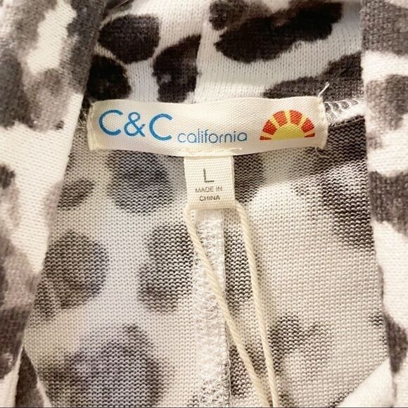 C & C California Printed Mock Neck Top - Size L - Picture 2 of 7